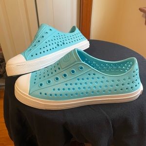 Seven Lightweight Shoe